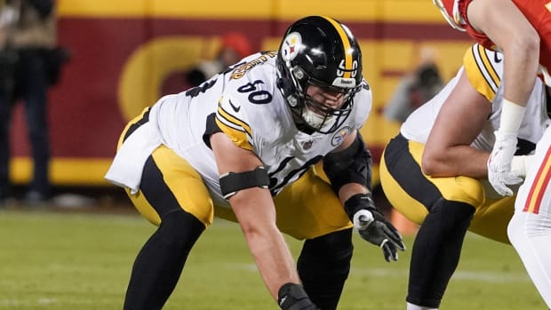 Jan 16, 2022; Kansas City, Missouri, USA; Pittsburgh Steelers center J.C. Hassenauer (60) lines up against the Kansas City Chiefs in an AFC Wild Card playoff football game at GEHA Field at Arrowhead Stadium.